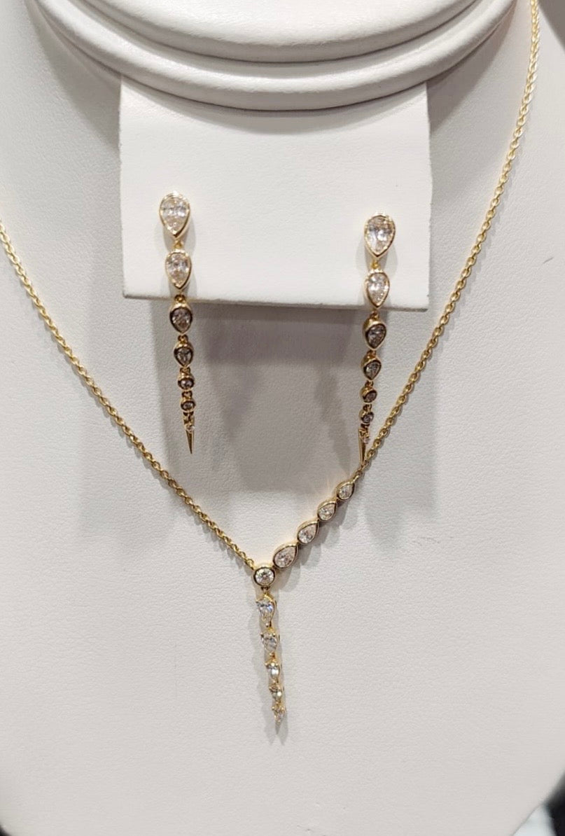 Aretes y collar
