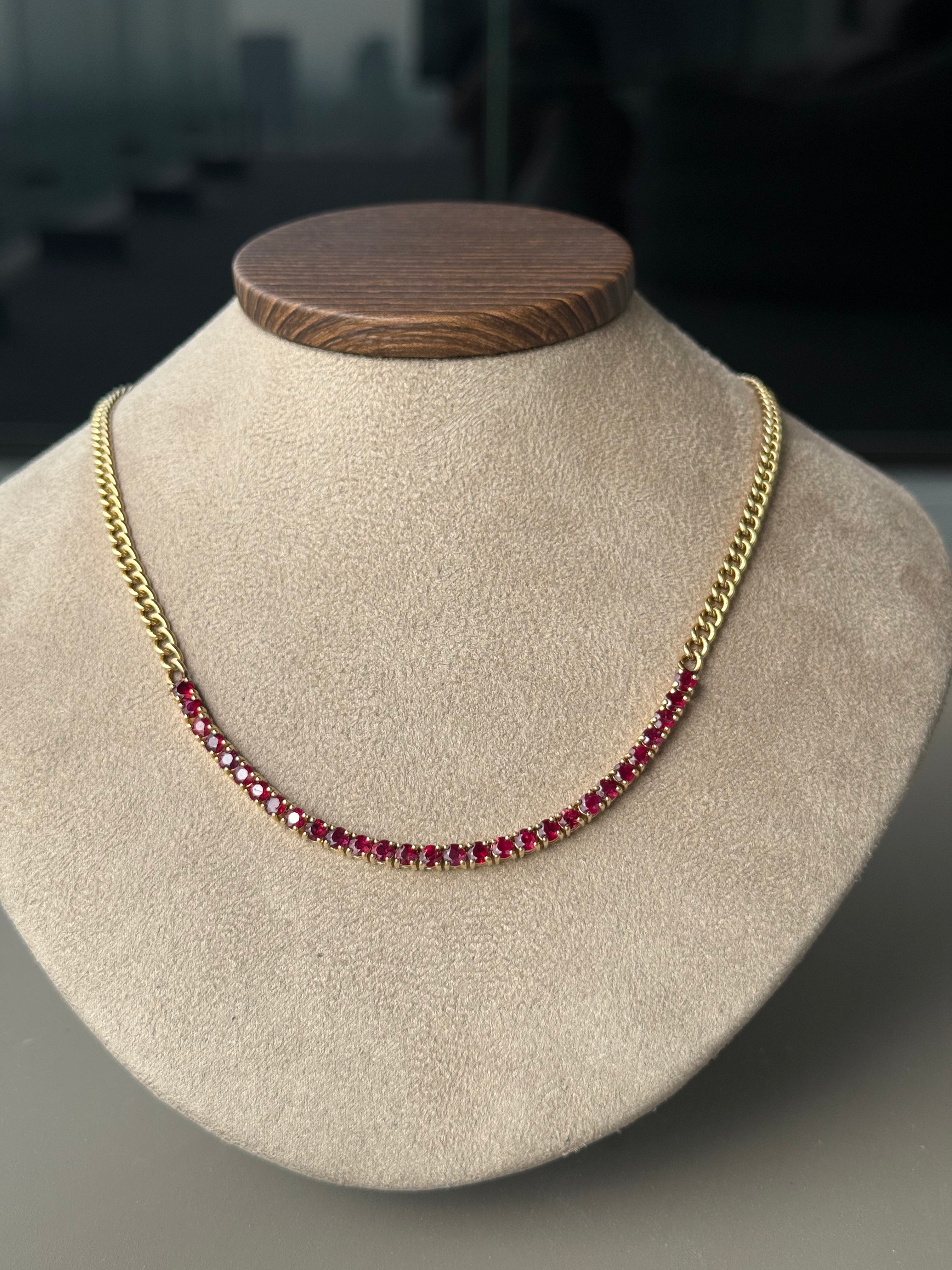 Collar rubí