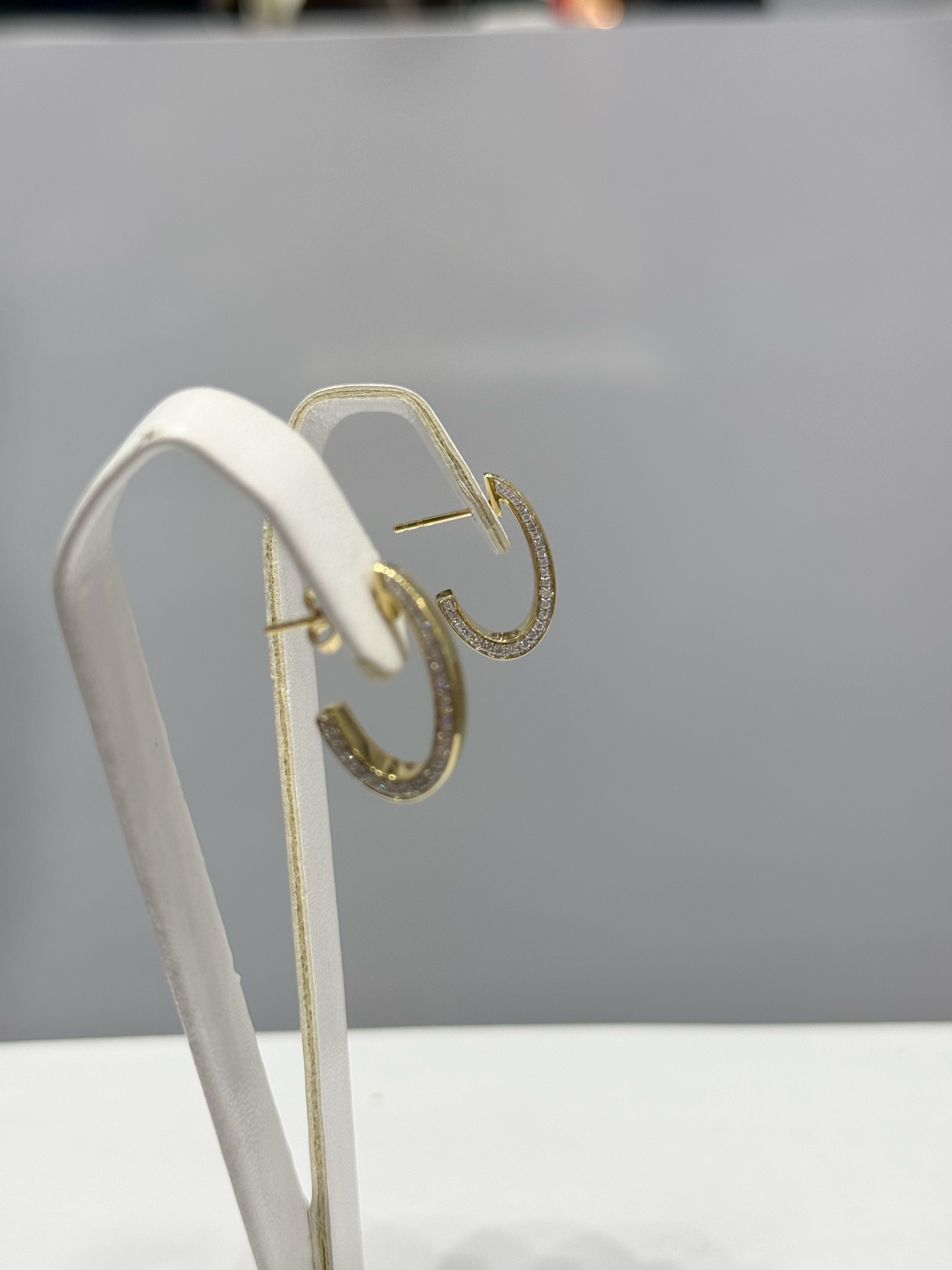 Aretes side